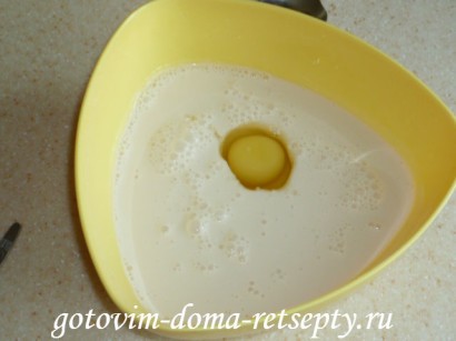 оладьи на кефире с яблоками2