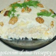 салат из курицы с ананасами и сыром