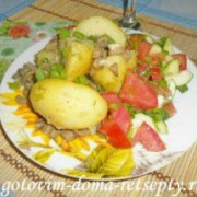 молодая картошка с грибами шампиньонами и чесноком