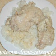 krolik-tushenyiy-v-smetane