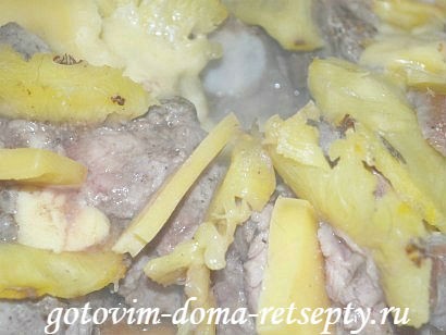свинина с ананасами и сыром 7
