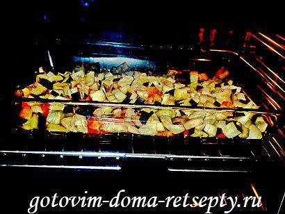 теплый салат с баклажаном и перцами 5