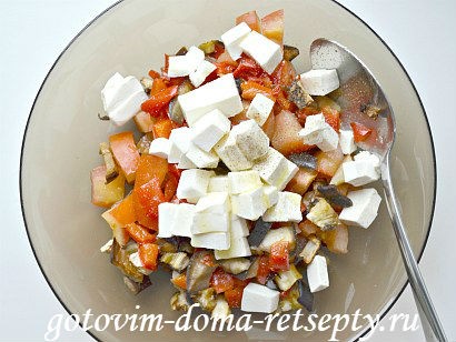 теплый салат с баклажаном и перцами 8