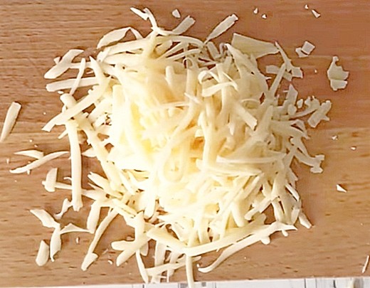 салат с копченой куриной грудкой ананасами и сыром 4